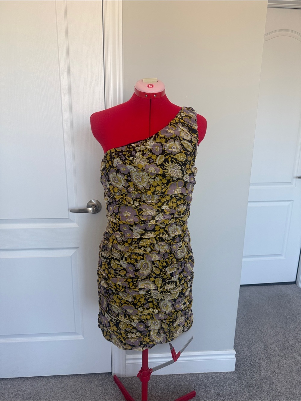 One-Shoulder Floral Ruched Mini Dress - Yellow & Black